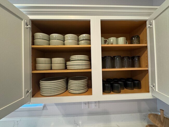 Building Photo - GATED COMMUNITY  |  STONE OAK  |  4 BEDROOMS + HUGE LOFT  |  SMALL LOFT/NURSERY/OFFICE/  |  EXCEL...