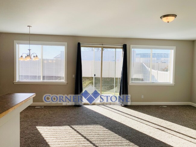 Building Photo - Wonderful Home In Middleton with 3 Car Garage!