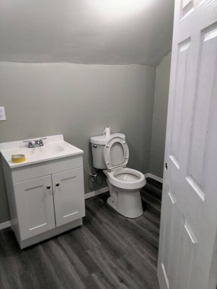 Building Photo - 19265 Riopelle St