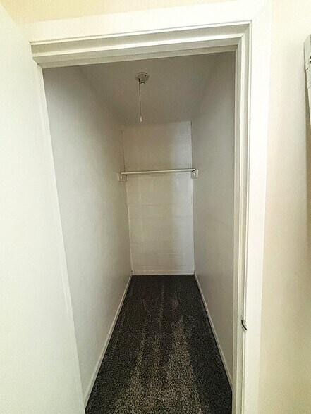 Building Photo - 402 S 2nd St