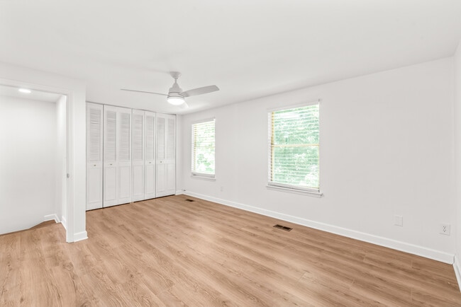 Building Photo - 9726 Old Gate Dr