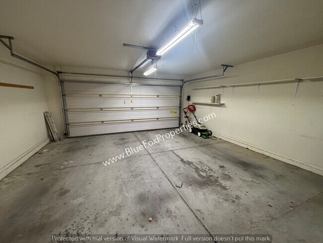 Building Photo - 2570 W Camino Del Grijalva