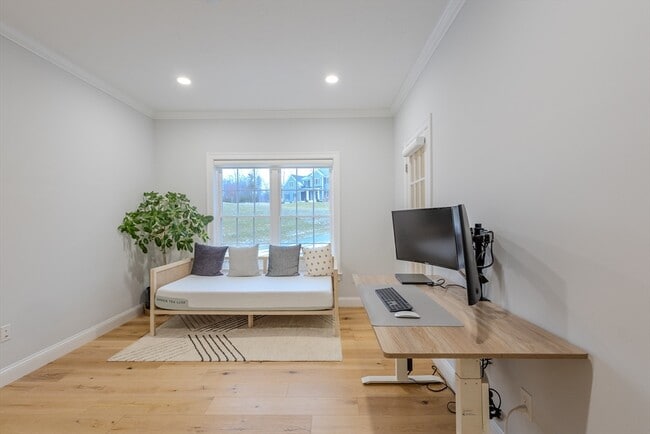 Building Photo - 18 Locust Hill Dr