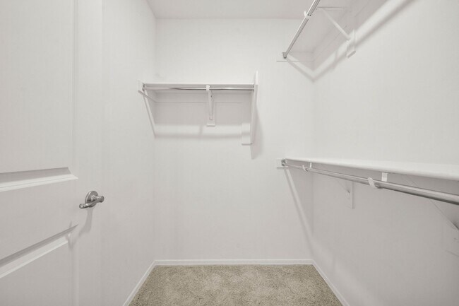 Building Photo - New home in Valencia Crossing!