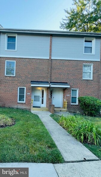 Building Photo - 9112 Canterbury Riding