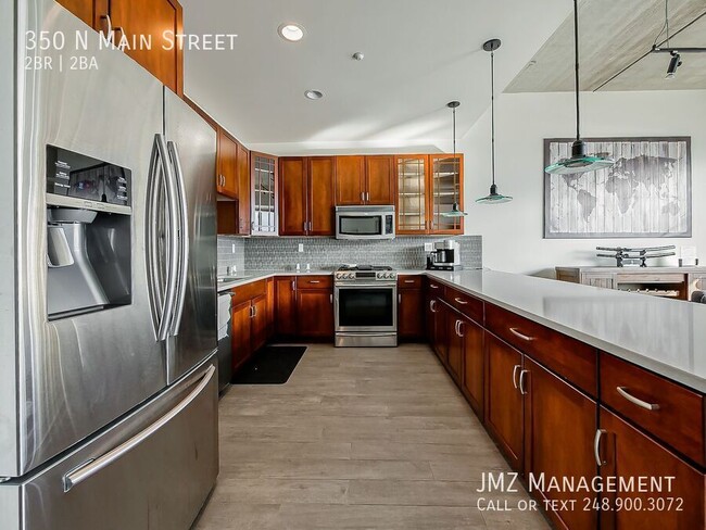 Primary Photo - 350 N Main St