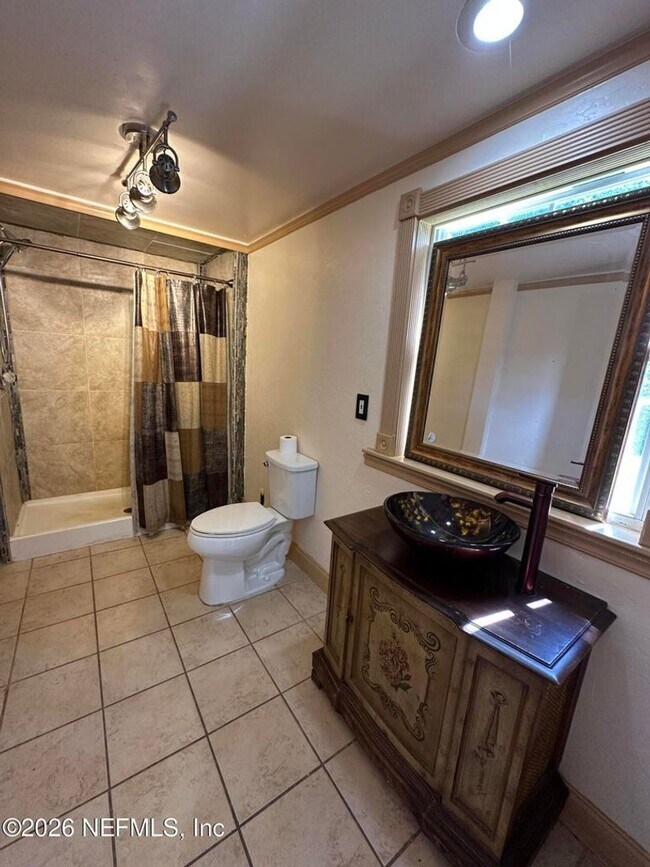 Building Photo - Private Retreat!