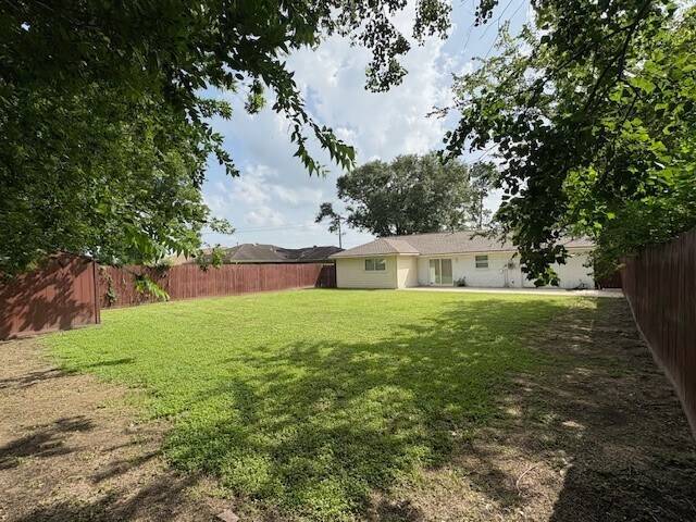 Building Photo - 12127 Rhinebeck Dr