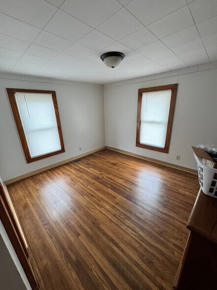 Building Photo - 5855 S Fairfax Rd