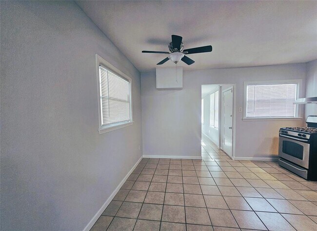Building Photo - 118 Pompano Ave