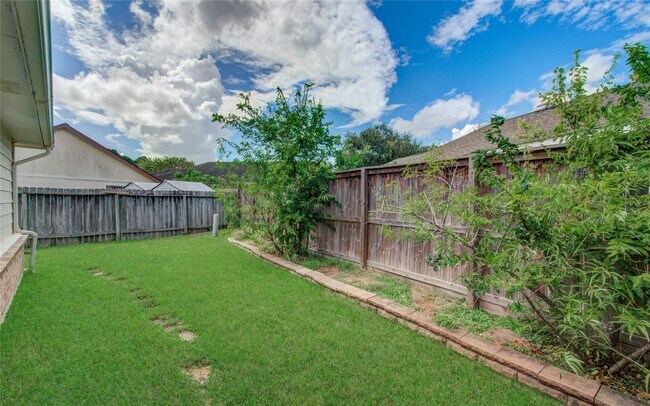 Building Photo - 11323 Windmark Dr