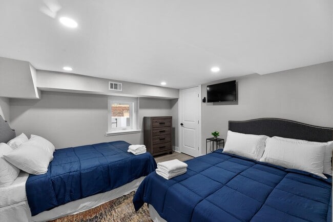 Building Photo - 1017 Euclid St NW