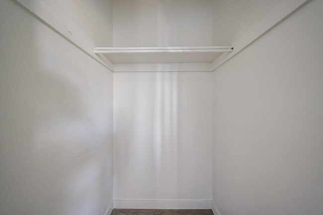 Building Photo - 2816 N 33rd Pl