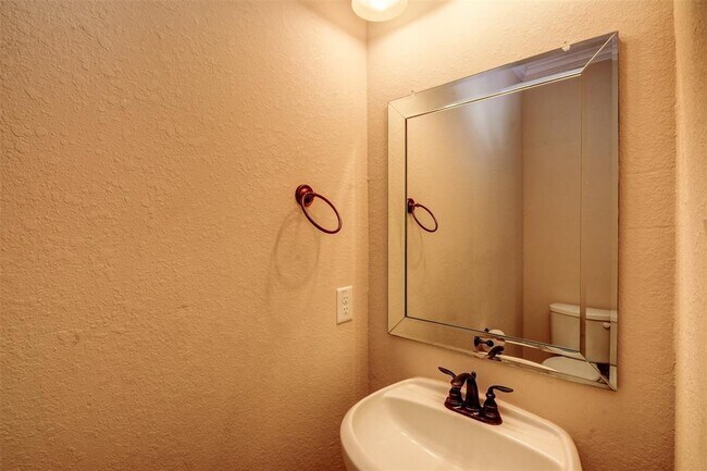 Building Photo - 106 Bella Sole