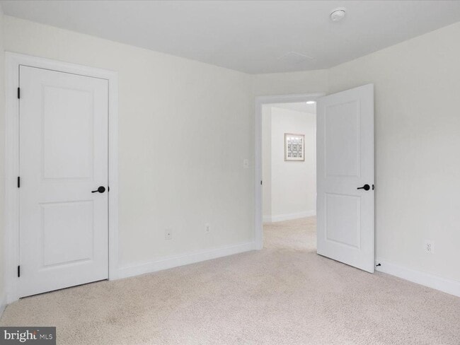 Building Photo - 41595 Revival Dr