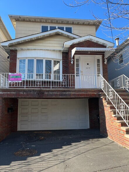 Primary Photo - 6219 Polk St