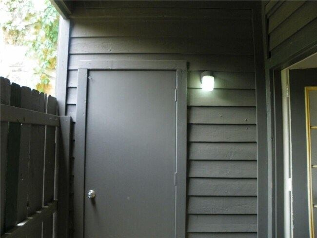 Building Photo - 8800 Schick Rd