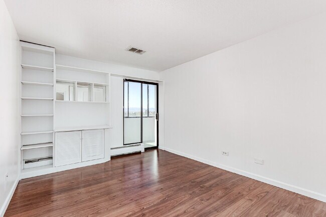 Building Photo - Three Bed / Two bath at Cherry Creek at th...