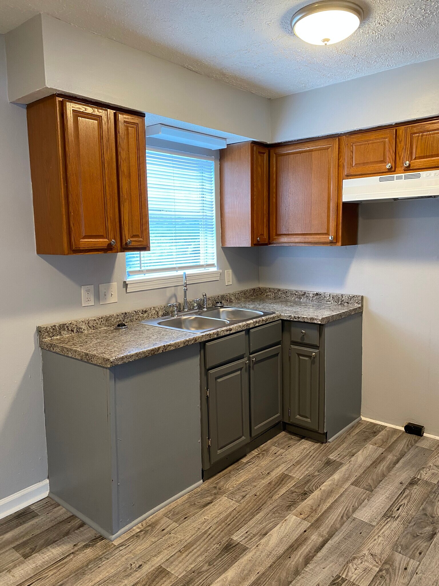 Building Photo - 738 Flint Ridge Dr