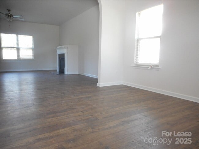 Building Photo - 9339 Arbor Creek Dr