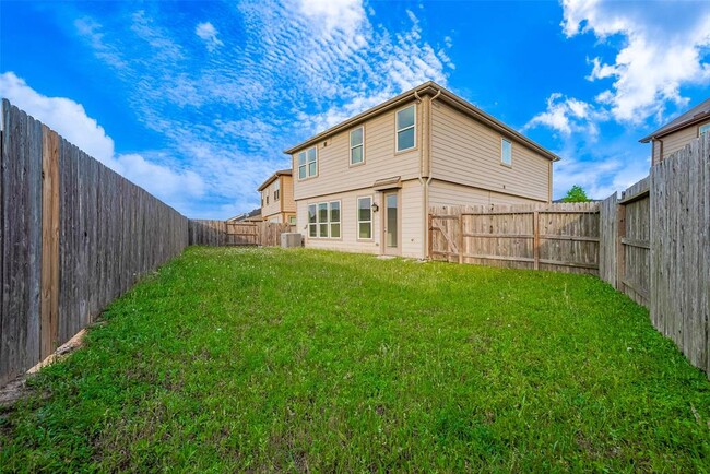 Building Photo - 16360 Oakside Hollow Ln