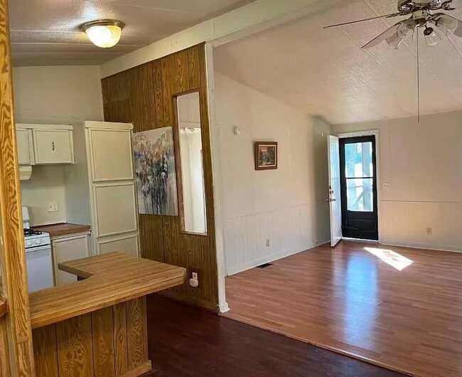 Building Photo - 1103 Lipan Trail