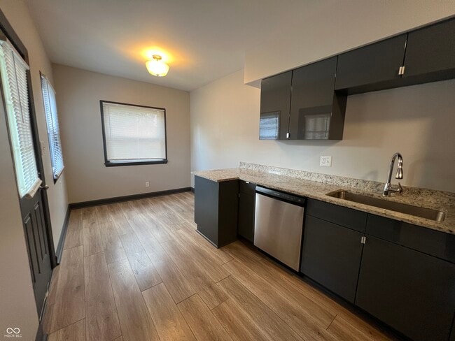 Building Photo - 154 S 9th Ave