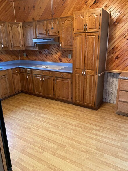 Building Photo - 28 North St