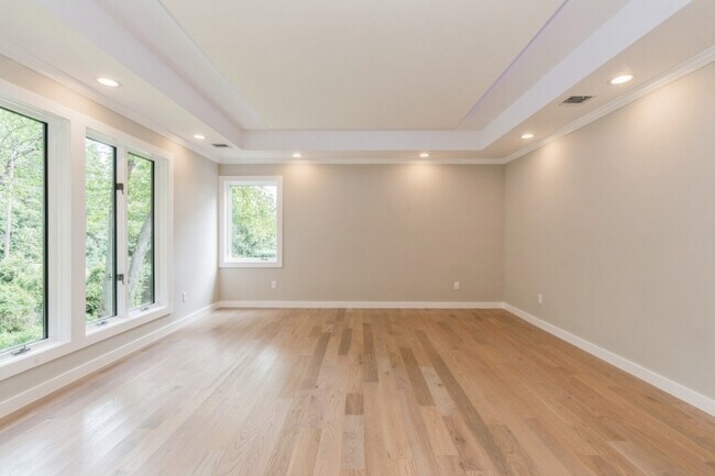 Building Photo - 66 E Gramercy Pl
