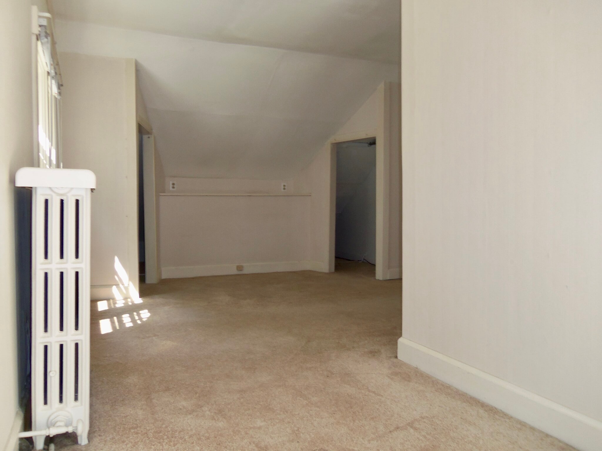 Building Photo - 122 W Central St