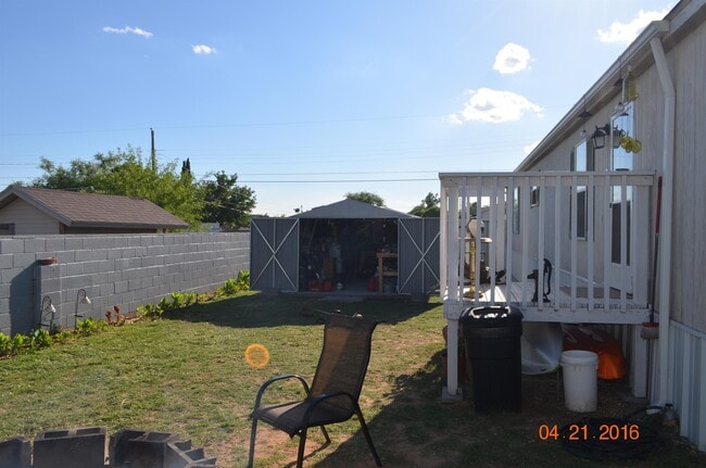 Building Photo - 1105 N Lamesa Rd