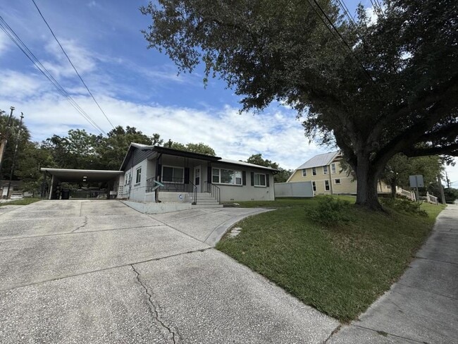 Primary Photo - 517 NE 8th Ave