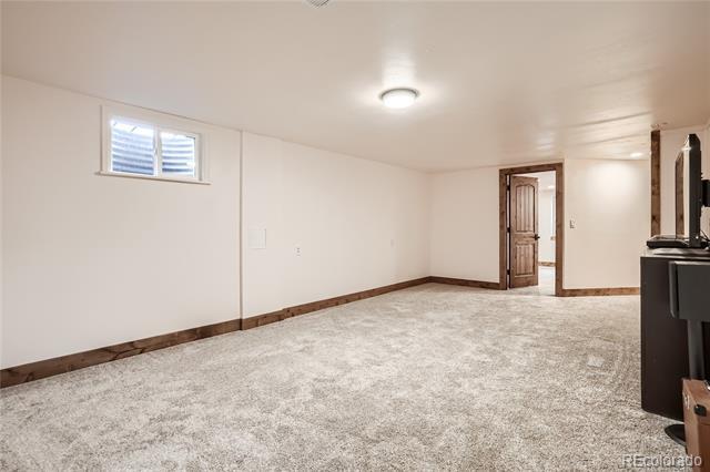 Building Photo - 810 E 85th Ave