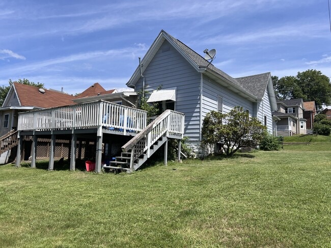 Building Photo - 2301 Hamill Ave