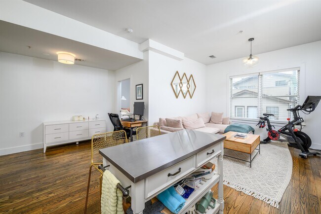 Building Photo - 349 3rd St