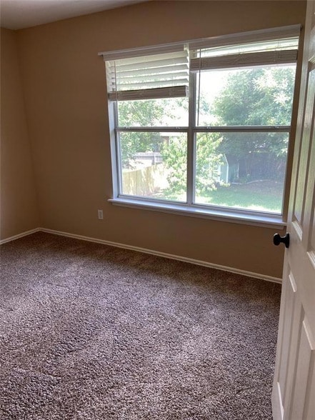 Building Photo - 613 Night Hawk Dr