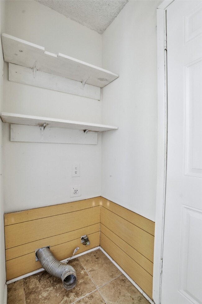 Building Photo - 3918 Wintergreen Dr