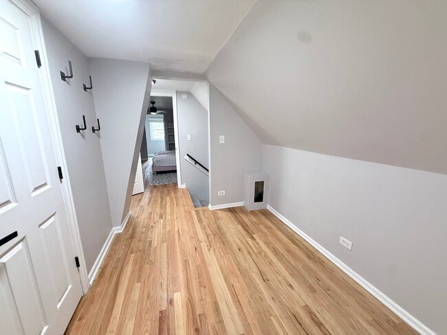 Building Photo - 3008 E 81st St