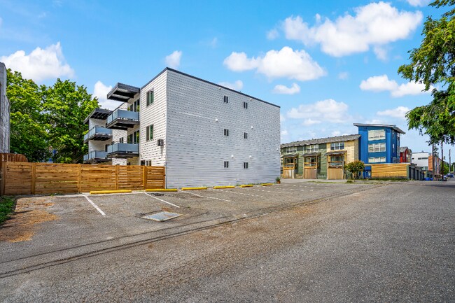 Building Photo - 1725 SW Barton St
