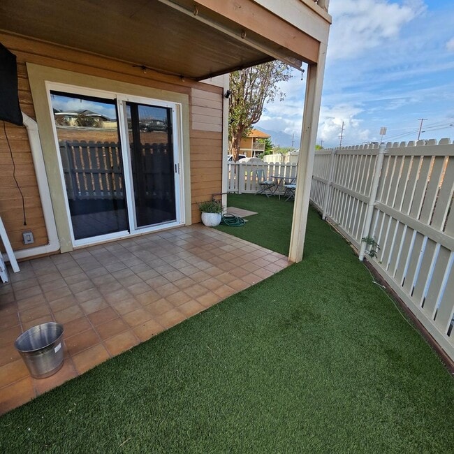 Building Photo - Pet Friendly downstairs 2/1.5-bedroom North Kihei Condo