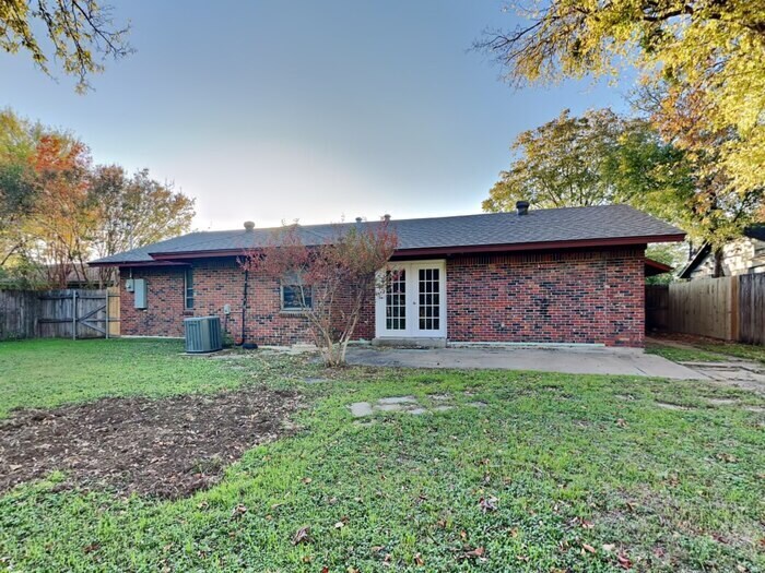 Building Photo - 4820 Grove St