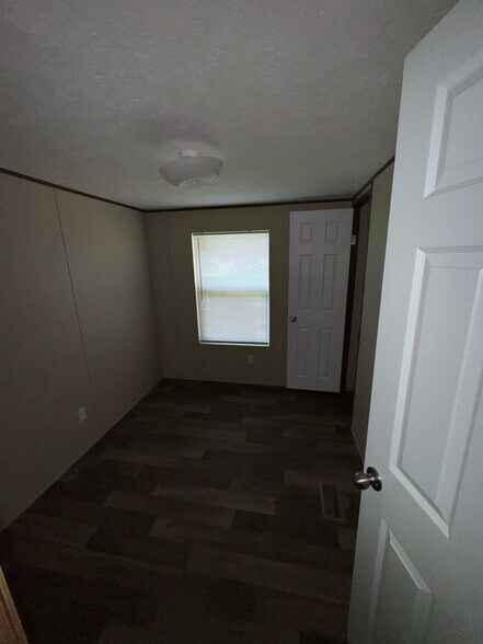 Building Photo - 497 Westover Dr