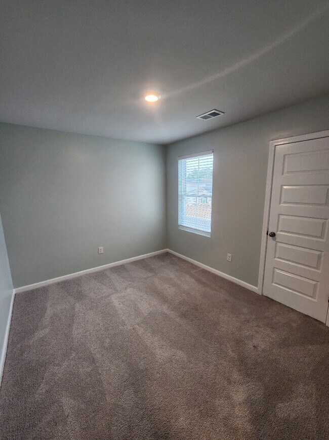 Building Photo - 1556 Swing Bridge Way