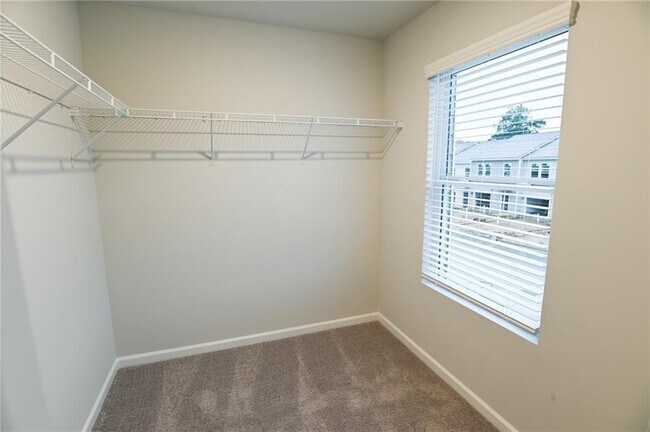 Building Photo - 115 Green Loop NW