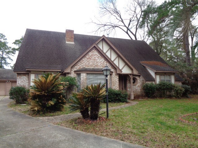 Primary Photo - 702 Oder Ln