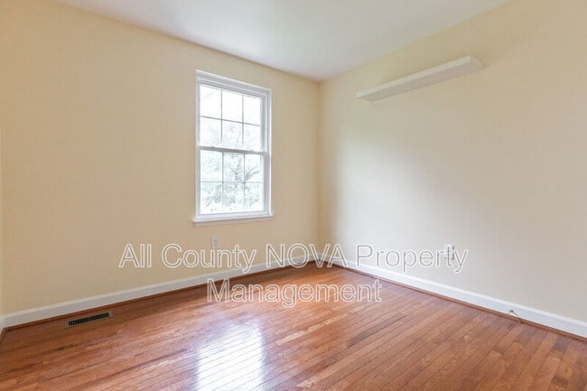 Building Photo - 7612 Indian Hills Dr