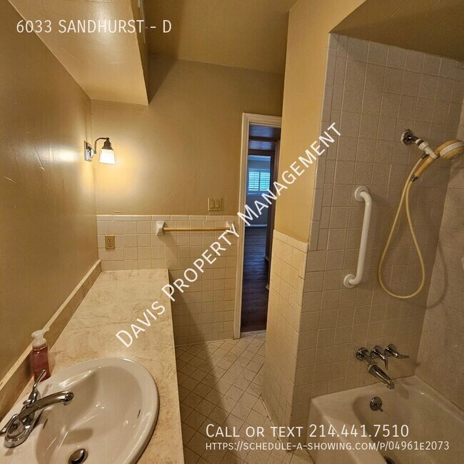 Building Photo - 6033 SANDHURST-D