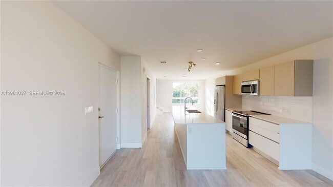 Building Photo - 2555 NE 193rd St