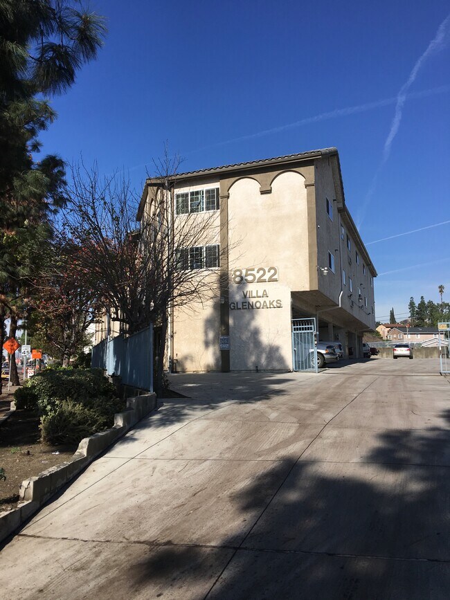 Street view - 8522 Glenoaks Blvd