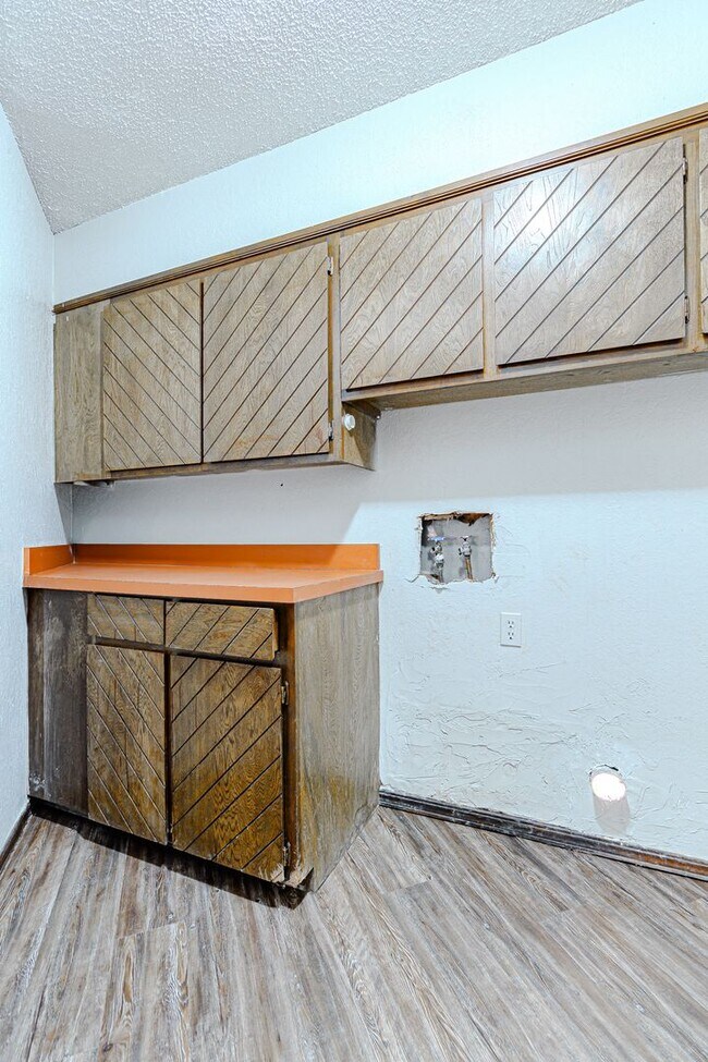 Building Photo - 3 Bed 2 Bath in OKC!